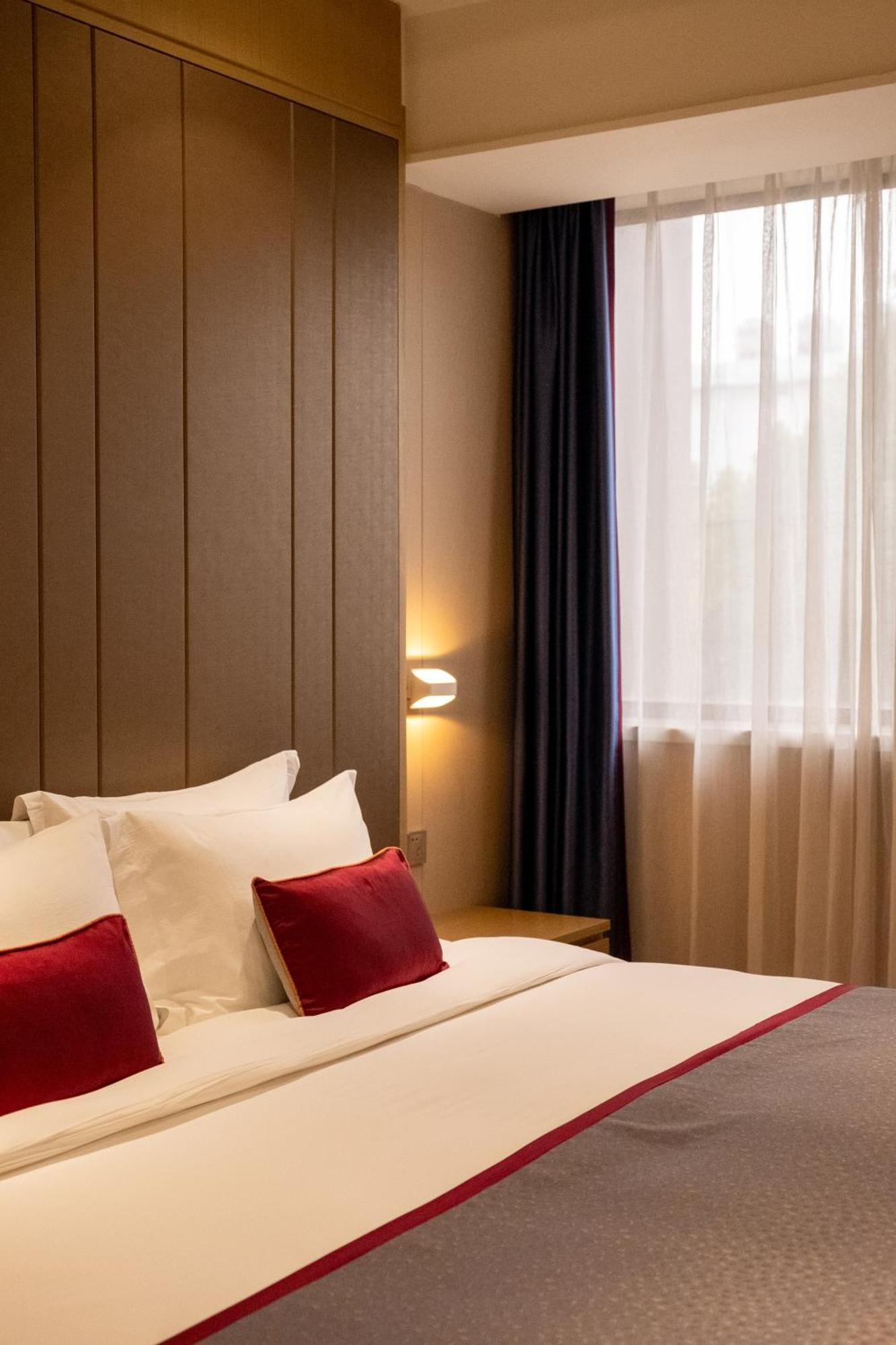 Shanghai-Deco Hotel-Free Shuttle Bus To Pudong Airport And Disneyland Exteriér fotografie