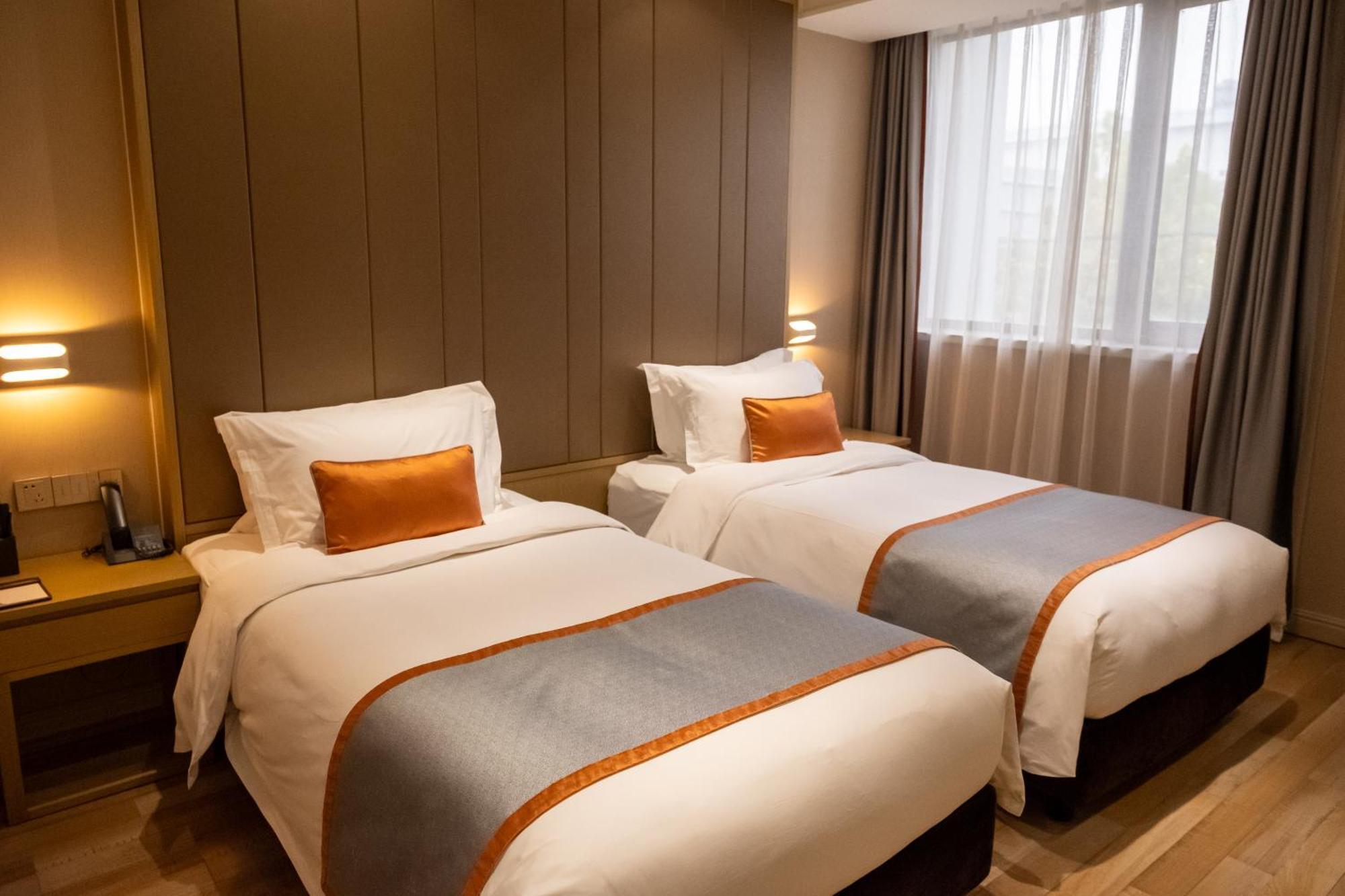 Shanghai-Deco Hotel-Free Shuttle Bus To Pudong Airport And Disneyland Exteriér fotografie